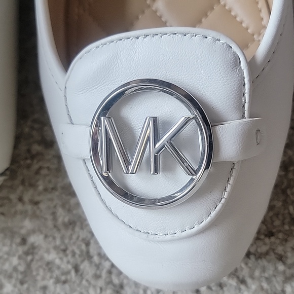 Michael Kors Lillie Leather Slip On Optic White Sz 8M - Picture 2 of 8